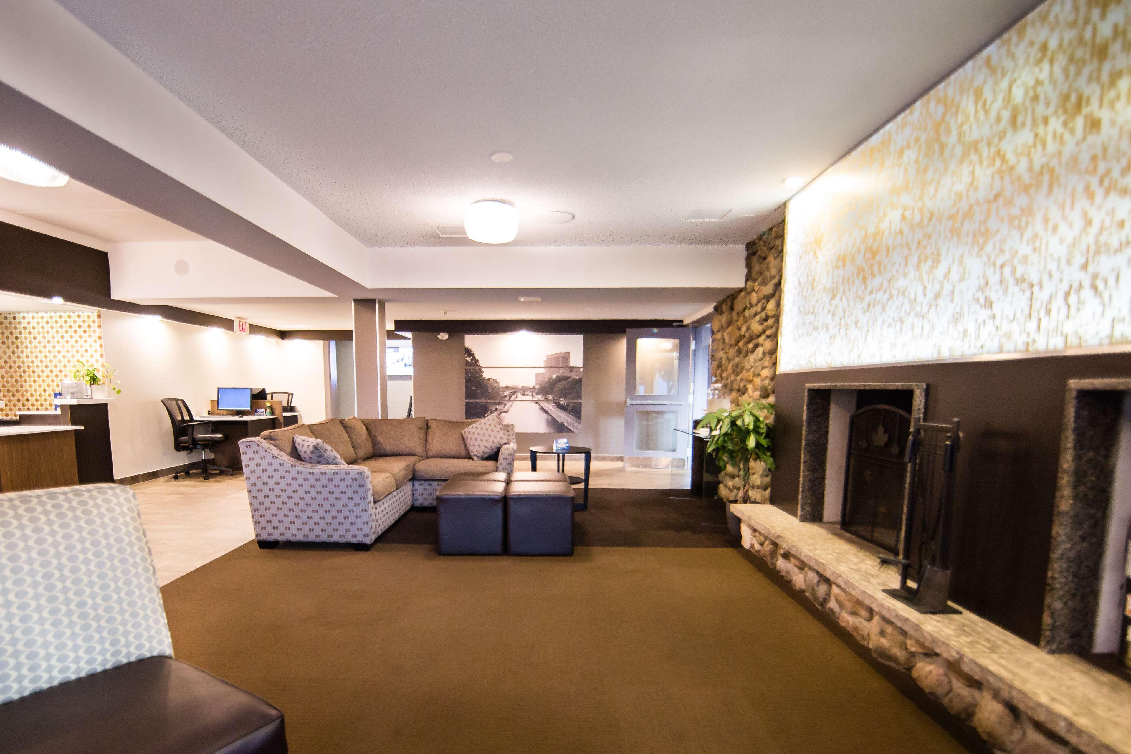 Best Western Plus Ottawa Kanata Hotel And Conference Centre Exterior photo