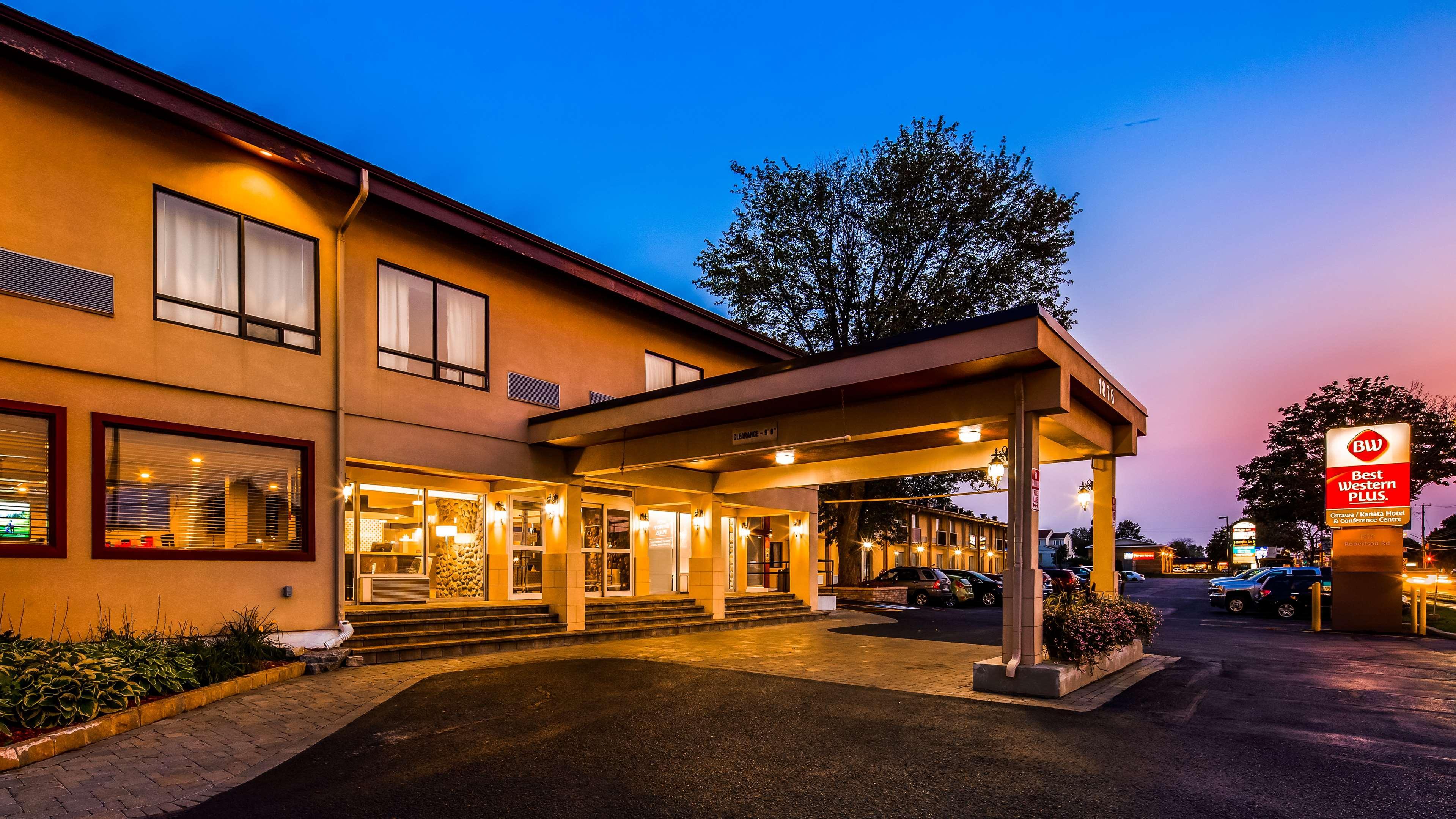 Best Western Plus Ottawa Kanata Hotel And Conference Centre Exterior photo